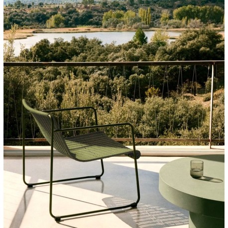 Silla Arvin Swirl en tejido chenilla beige y patas de madera de roble VeryForma